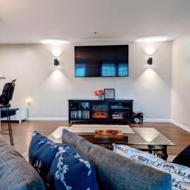 Lovely Luxury Condo, Hotel in Glen Allen