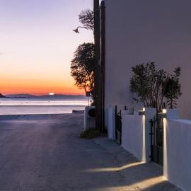 Salty Beach Cottage, 20m from Kini Beach