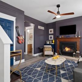 Modern Escape: 5BR/2.5BA Near St. Louis Must-Sees