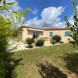 Jolie villa avec piscine