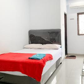 Penginapan Losmen Ayu Pamanukan RedPartner, Hotel in Pamanukan-hilir