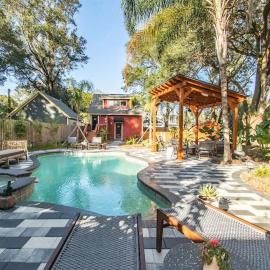 Studio loft w pool spa & gardens near downtown, hotel in Jacksonville