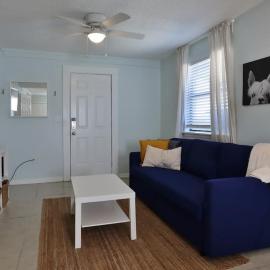 Cozy 1BR Beach Hideaway - One block to beach, hotel in Jacksonville Beach