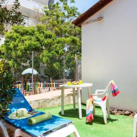 102 Bright Accomodation with Pool View, מלון בפלאייה פניאבה