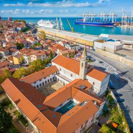 Hostel Sveta Ana, hotel in Koper