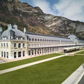 Canfranc Estación, a Royal Hideaway Hotel - Gran Lujo, khách sạn ở Canfranc-Estación