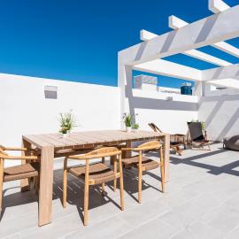 Casa Isa - Luxury Penthouse Seaview, hotel in Estepona