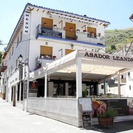 Apartamentos Castillo Cazorla, hotell sihtkohas Cazorla
