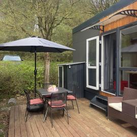 Tinyhouse am See im Donau-Ries, hotelli kohteessa Wemding