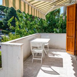 M370 - Marcelli, delizioso monolocale con terrazzo, hotel en Marcelli