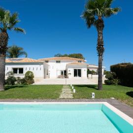 Villa Elena by Ortigia Apartments – hotel w mieście Fanusa