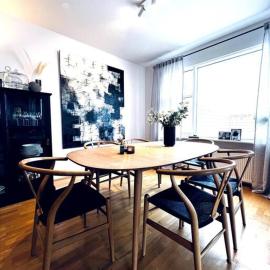 Lovely 2 bedroom apartment with a large own patio, hotel Garðabærben