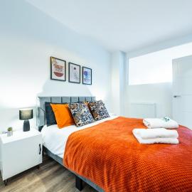 Contractors Welcome - 2 Bed Potters Bar - Free Parking - Direct London, hotel a Potters Bar