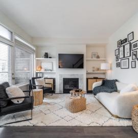 Luxury Urban Town home, hotel a Oakville