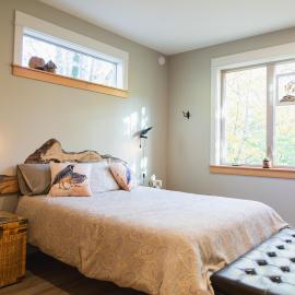 Cowichan Valley Guest Cottage, hotel in Ladysmith