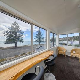 Waterfront, Handy Location, Affordable, Unit 1 - KK41641, hotel a Kaikoura