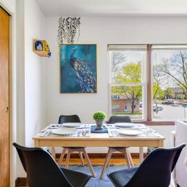 Curated for Cozy Longer Stays, hotelli kohteessa Westmont