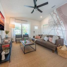 Luxury Bungalow in STA Pet friendly، فندق في سانت أوغيستين