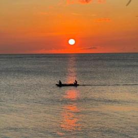 ZenStay Retreats Private Luxury Beach House Rental, hotel i Pandan