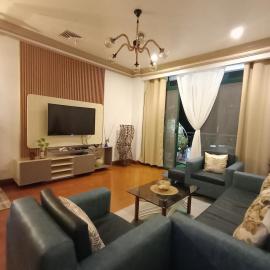 De Leon Staycation at Vista de Loro, hotel v destinaci Ternate
