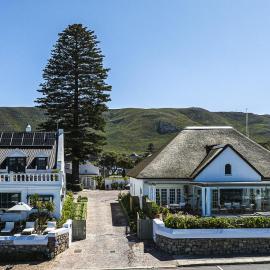 La Fontaine Guest House Hermanus, хотел в Херманус
