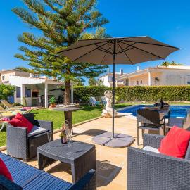 Villa Glamour by Portucasa