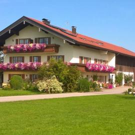 Huberhof, hotel in Riedering