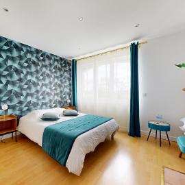Chambre au Manoir de l'Onde, au bord de l'Yonne, près de Sens、Villeperrotのホテル