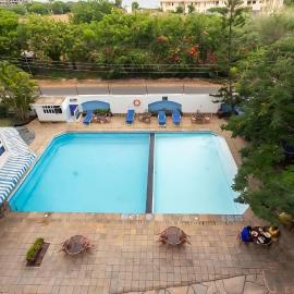 Ocean Blue Retreat-3 minute walk to Nyali Center and 3 minute walk to the Beach
