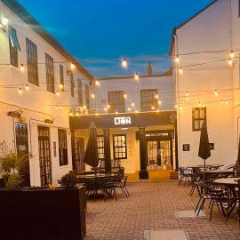 Lion Hotel، فندق في وركسوب
