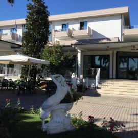 Hotel Parco degli Ulivi, hotel u gradu Scerne