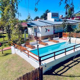 Hostal El Trébol - Tanti, hotel di Tanti