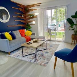 The Botanical Retreat, King Comfort & Poolside Peace