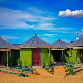 Amanya Hut Sleeps 6 with Mountain Views, hotel v destinaci Amboseli
