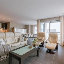 Casiola - Spacious apartment with private car park، فندق في بلانكنبرخ