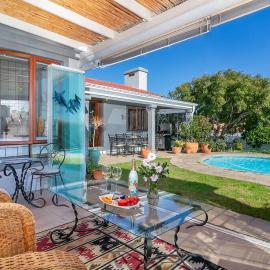 Fluke Tide - Stylish Knysna Home with Pool & Views