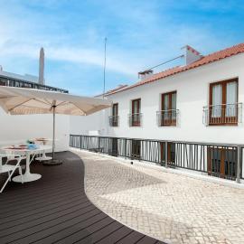 Porta da Arrábida Suites, hotel v destinaci Palmela