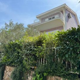 Apartmani Marija Klimno B, hotel a Klimno