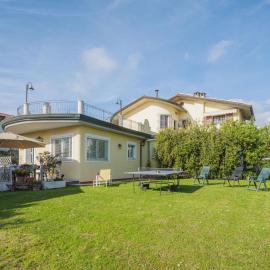 Apartment La casa di Alice by Interhome, hotel a Cinquale