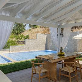 Kampos Villa III, Nature Living with Heated Pool, By ThinkVilla, Hotel in Achlades
