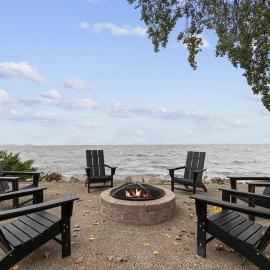 Hickory on the Lake , A stunning getaway on Lake Winnebago, hotel em Oshkosh