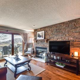 Galena Townhome w/ Deck & Golf Course View!, hotel i Galena