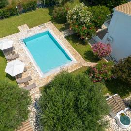 Skales Villas, hotel in Almiros Beach