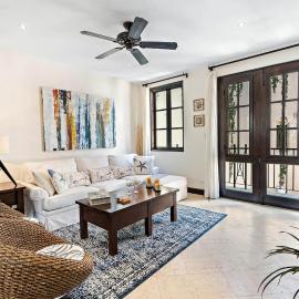 Stylish Beach-Themed Condo with Two Bedrooms and Lovely Ocean Views, hotell i Playa Danta