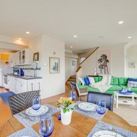 Beautiful Birch Bay Retreat w/ Deck & Fire Pit!, hotel in Blaine