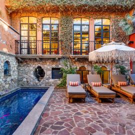Casa Almira 5BR Luxury Home with Pool, Hot Tub & Rooftop