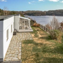 Beach Front Home In Brekkestø With Wifi