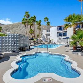 The Dunes Hotel (Palm Springs), hotel di Palm Springs