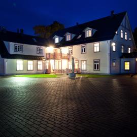 Hotell Räpina: Räpina şehrinde bir otel