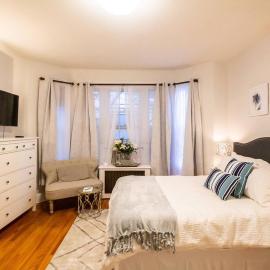 Spacious Studio, Coolidge Corner, Public Transpor، فندق في بروكلاين